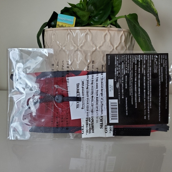 Coach Flower Camo Print Face Mask - Picture 5 of 6